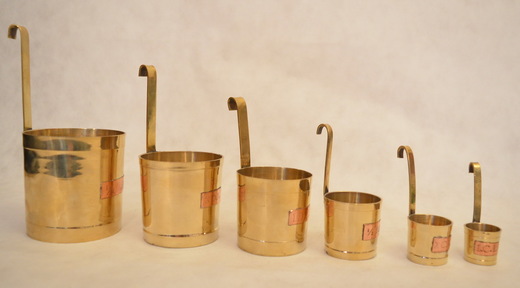 Mosazné závěsné odměrky kuchyňské 6ks