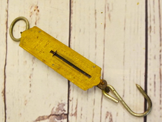 Závěsné mosazné váhy Pocket Balance