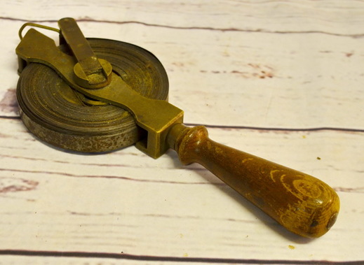 Starožitné mosazné pásmo 30m