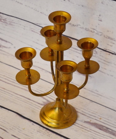 Čtyřramený mosazný svícen