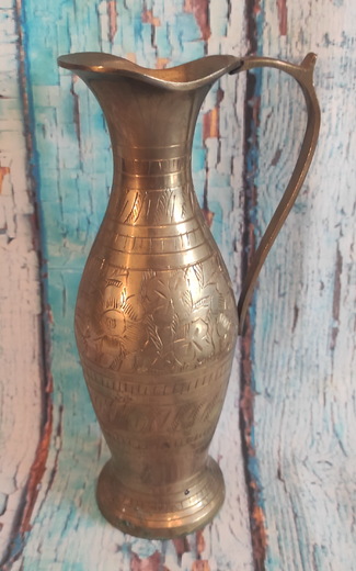 Váza mosazná s květy a uchem 20cm