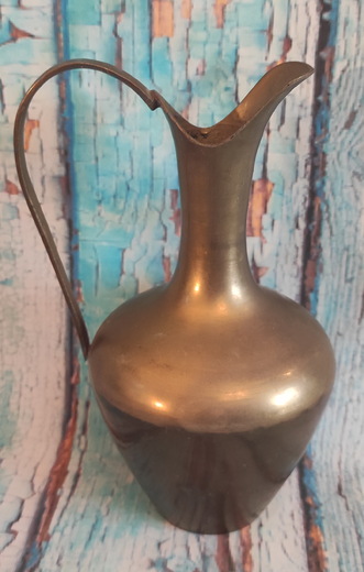 Mosazná váza s uchem hladká 20cm