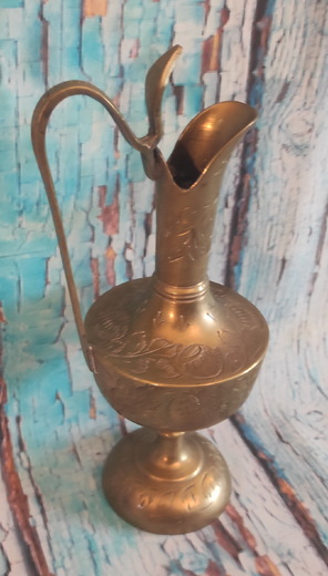 Vázička mosazná gravírovaná 18cm