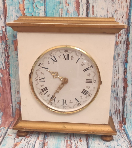 Krbové bílé zlaté hodiny provance