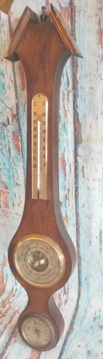 Rustikální dřevěný  tmavý barometr