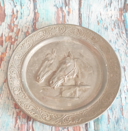 Obraz - Cínový stříbrný talíř koně