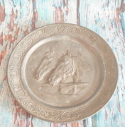 Obraz - Cínový stříbrný talíř koně